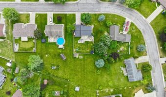 1102 Heritage Ln, Angola, IN 46703