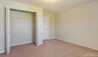 1328 Heatherwood Ln, Ann Arbor, MI 48108