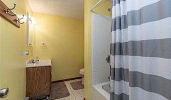 1007 Ruby St NW, Alexandria, MN 56308