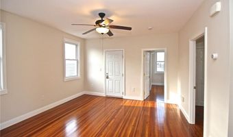 668 Thames St 2, Newport, RI 02840