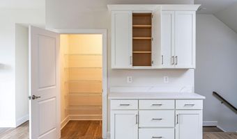 23630 WINTERDAY Dr, Ashburn, VA 20148