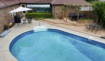 1521 Secretariat Ln, Indianapolis, IN 46217