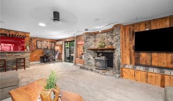 24 Lincoln Dr, North Smithfield, RI 02896
