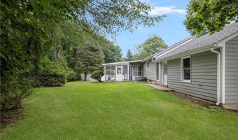 3 Grassy Plain Rd, Barrington, RI 02806
