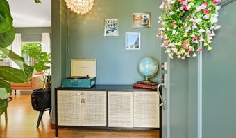 62 N Mountain Ave, Ashland, OR 97520