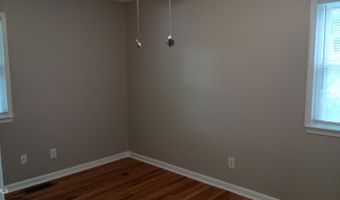 102 S Tunstall Ave, Apex, NC 27502