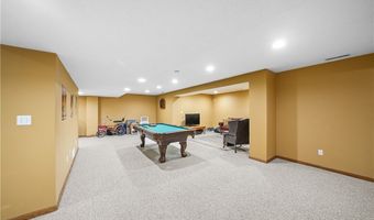 350 ASPEN Ct, Aurora, OH 44202