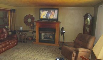 230 S Division St, Auburn, IN 46706