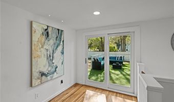 21 Lake Dr, North Kingstown, RI 02852