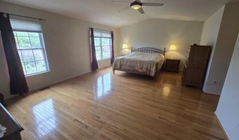 1141 Freesia Ct, Ann Arbor, MI 48105