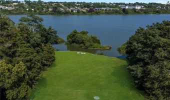 44 Bliss Mine Rd 10, Middletown, RI 02842