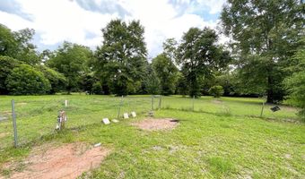 111 SE Rosewood Dr, Albany, GA 31705