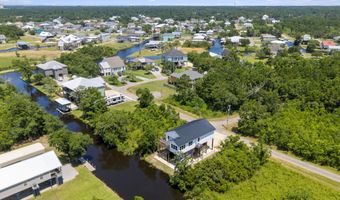 825 Larkspur Ln, Bay St. Louis, MS 39520