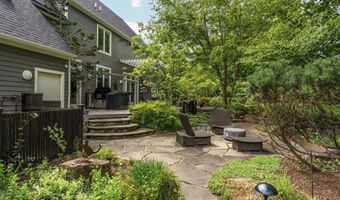 2529 Thornapple Dr, Ann Arbor, MI 48103
