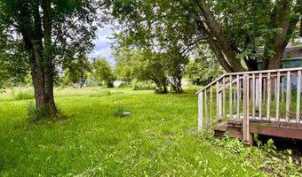 7916 MAPLE St, Argonne, WI 54511
