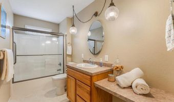 820 N Mckay Ave NE, Alexandria, MN 56308