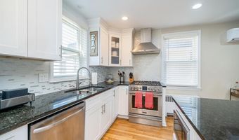 118 W 46TH St, Bayonne, NJ 07002