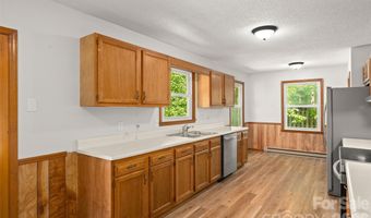 33 Baker Dr, Asheville, NC 28806