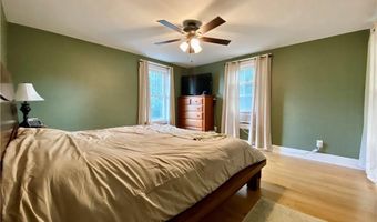 28 White Pkwy, North Smithfield, RI 02896