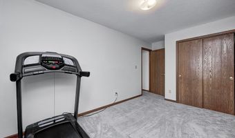 555 Hyannis Dr, Avon, IN 46123