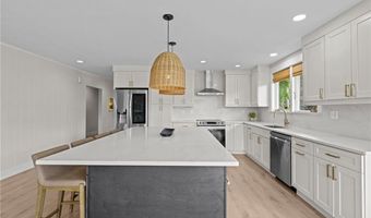 96 Roger Williams Dr, North Kingstown, RI 02852