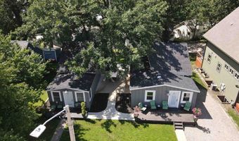 57 61 Dewey St, Arnolds Park, IA 51331