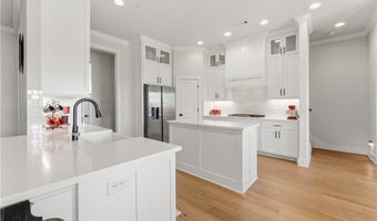 1105 SW Alleghany Ave, Bentonville, AR 72713