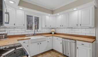 580 BRAEBURN Dr, Augusta, WV 26704