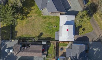 8755 LAKE St, Rockaway Beach, OR 97136