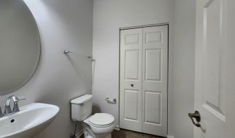 208 W HYDE St, Arlington Heights, IL 60005