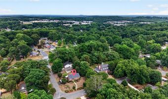203 Ridgecrest Rd, Asheboro, NC 27203