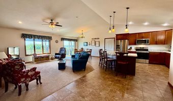 1798 Tiger Ridge Dr, Albert Lea, MN 56007
