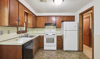 10 New Light Dr, Danbury, CT 06810
