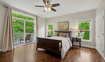 518 Hoyt St, Darien, CT 06820