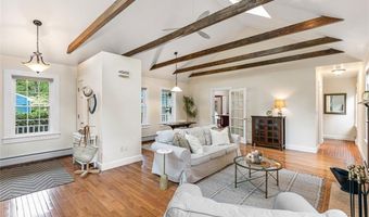 4 Garfield Ave, Bristol, RI 02809
