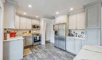 50 Mole Pl, Amityville, NY 11701