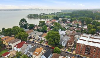 9 LINCOLN Pkwy, Bayonne, NJ 07002