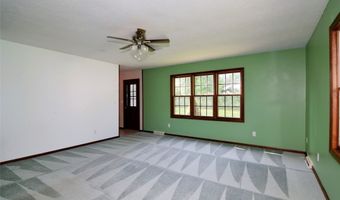 1585 Hemlock Dr, Ashtabula, OH 44004