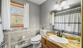 225 Bethmour Rd, Bethany, CT 06524