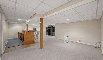 725 N Vista Dr, Algonquin, IL 60102