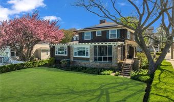 4 Van Zandt Ave, Newport, RI 02840