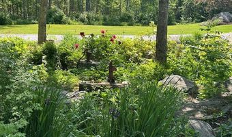 21 Dream Ln, Belfast, ME 04915
