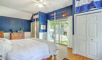 44 Washington Rd, Barrington, RI 02806