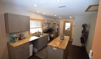 202 4TH St, Chugwater, WY 82210