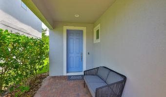 6215 VOYAGERS Pl, Apollo Beach, FL 33572