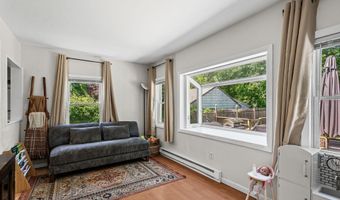 24 Westlyn Ct, Albany, NY 12203