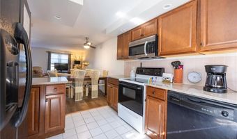 3399 Post Rd 7, Warwick, RI 02886