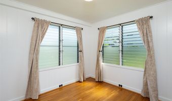 628 Kunawai Lane B, Honolulu, HI 96817