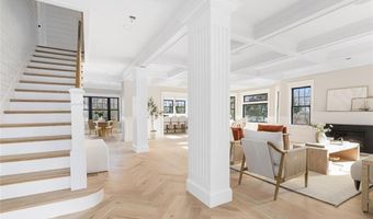 14 Kay Blvd, Middletown, RI 02842