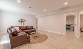 8804 WISSAHICKON Ave, Philadelphia, PA 19128